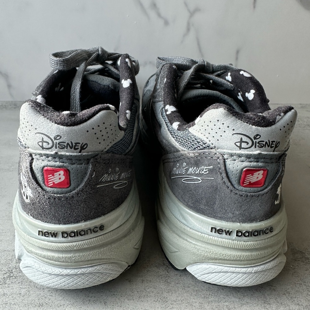 New Balance “Run Disney” Classic Minnie Women’s Size 7 BRAND NEW